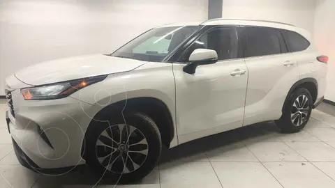 Toyota Highlander XLE usado (2021) color Blanco financiado en mensualidades(enganche $141,900 mensualidades desde $13,998)