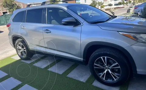 Toyota Highlander Base usado (2019) color Plata precio $536,000