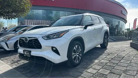 Toyota Highlander XLE usado (2020) color Blanco financiado en mensualidades(enganche $158,294 mensualidades desde $16,845)