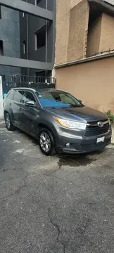 Toyota Highlander XLE usado (2015) color Gris Metalico precio $347,000