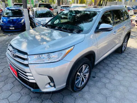 Toyota Highlander XLE usado (2019) color Plata financiado en mensualidades(enganche $142,169 mensualidades desde $12,628)