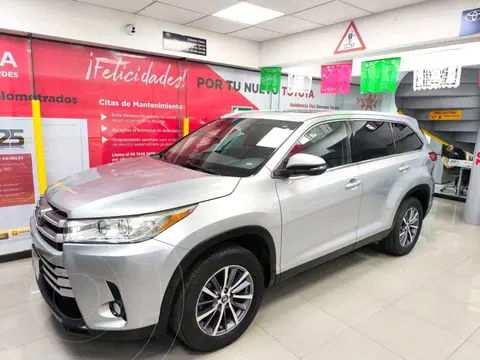 Toyota Highlander XLE usado (2019) color Plata financiado en mensualidades(enganche $100,122 mensualidades desde $9,877)