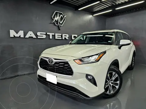 Toyota Highlander XLE usado (2021) color Blanco precio $568,000