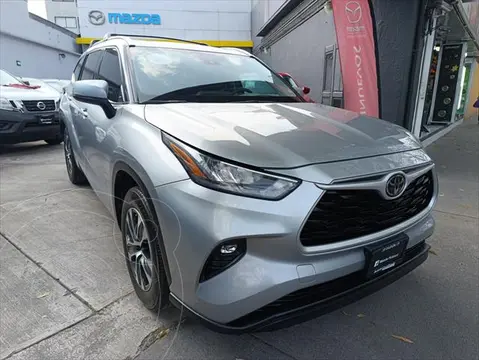 Toyota Highlander XLE usado (2021) color plateado financiado en mensualidades(enganche $118,800 mensualidades desde $13,724)