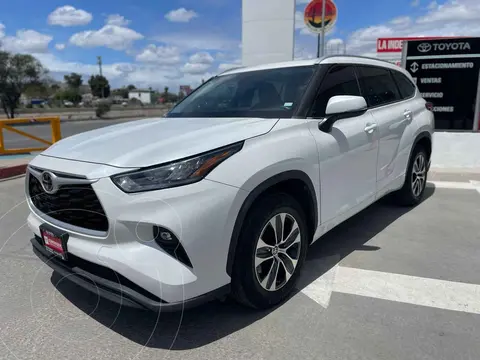 Toyota Highlander XLE usado (2022) color Blanco precio $685,000