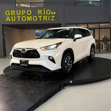 Toyota Highlander XLE usado (2021) color Blanco financiado en mensualidades(enganche $76,562 mensualidades desde $16,142)