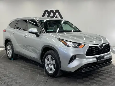 Toyota Highlander LE usado (2020) color plateado precio $509,999