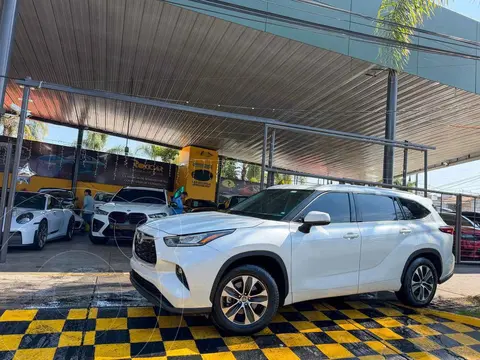Toyota Highlander XLE usado (2022) color Blanco precio $625,000