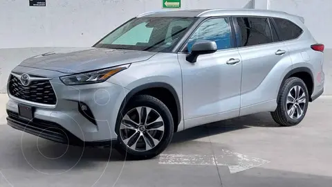 Toyota Highlander XLE usado (2021) color Plata precio $659,000