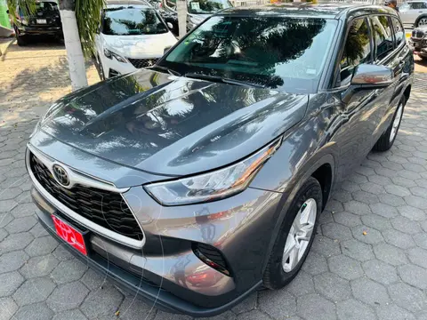 Toyota Highlander LE usado (2022) color Gris financiado en mensualidades(enganche $165,819 mensualidades desde $14,729)