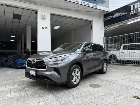Toyota Highlander LE usado (2021) color Gris precio $524,900