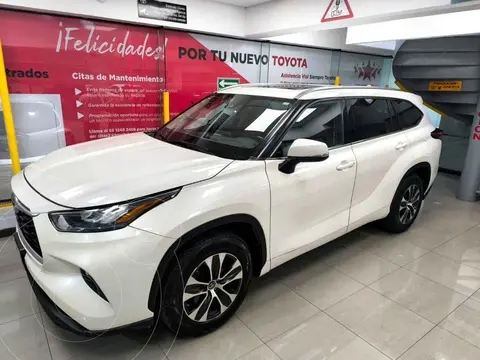 Toyota Highlander XLE usado (2021) color Blanco financiado en mensualidades(enganche $128,700 mensualidades desde $12,696)