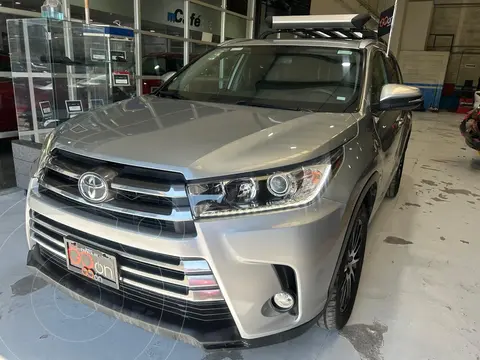 Toyota Highlander Limited usado (2019) color plateado precio $545,000