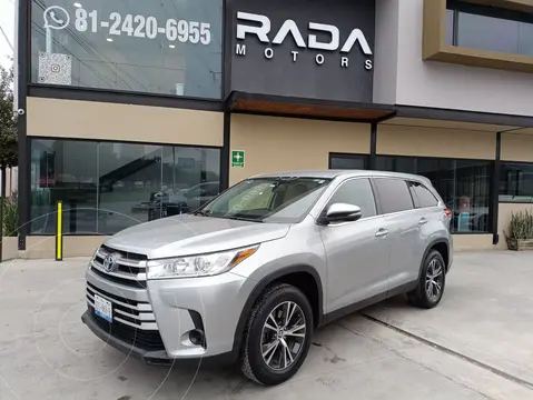 Toyota Highlander LE usado (2019) color plateado precio $379,800