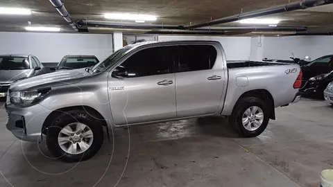 Toyota Hilux 2.8 4x4 SR TDi DC usado (2019) color Plata Metalico precio u$s32.500