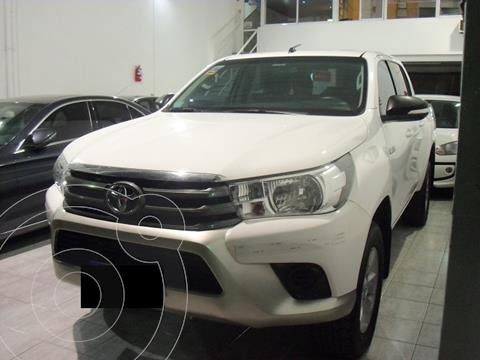 foto Toyota Hilux 4x2 D/C SR 2.4TDi 6M/T usado (2017) precio $3.190.000