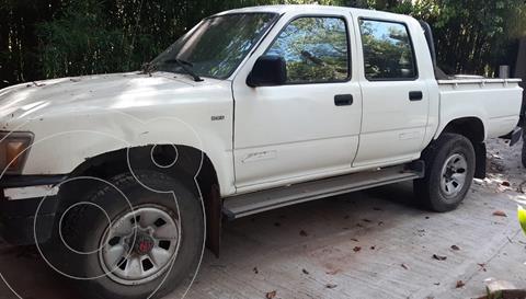 foto Toyota Hilux DLX 2.8 D/C  4x4 A/A - D/H usado (2001) color Blanco precio $1.690.000
