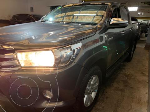 foto Toyota Hilux 2.8 4x2 SRV TDi DC usado (2018) color Gris Oscuro precio u$s36.000