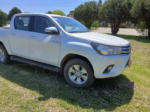 Toyota Hilux 2.8 4x4 SRV TDi DC usado (2016) color Blanco precio u$s27.900
