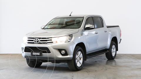 Toyota Hilux 2.8 4x2 SRV TDi DC usado (2017) color Plata Metalico precio $3.910.000