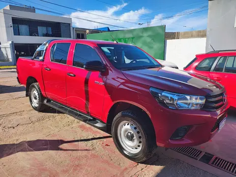 Toyota Hilux 2.4 4x2 DX TDi DC usado (2022) color Rojo precio u$s24.000
