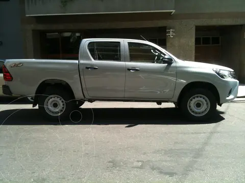 Toyota Hilux 4X2 Cabina Doble DX 2.4 TDi Aut nuevo color Blanco precio $38.750.000