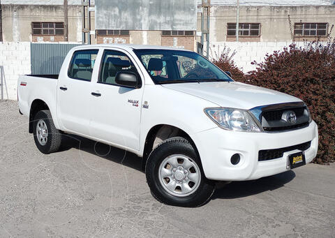 Toyota Hilux 2.5 4x2 DX DC usado (2011) color Blanco financiado en cuotas(anticipo $2.200.000)