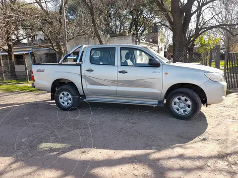 Toyota Hilux 2.4 4x2 DX TDi DC usado (2012) color Bronce precio $5.250.001