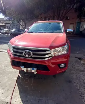 Toyota Hilux 2.8 4x2 SRV TDi DC Aut usado (2018) color Rojo precio $30.000.000