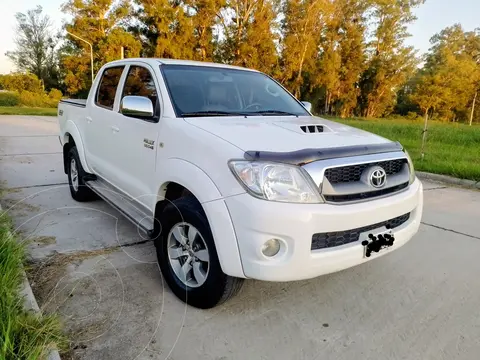 Toyota Hilux 3.0 4x2 SRV TDi DC Cuero usado (2010) color Blanco precio $30.000.000