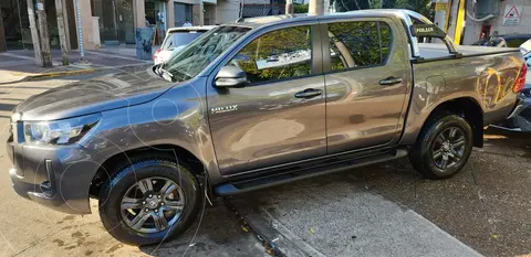 Toyota Hilux 4X4 Cabina Doble SR 2.8 TDi Aut usado (2025) color Gris precio $53.000.000