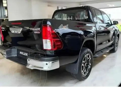 Toyota Hilux 4X4 Cabina Doble SRV 2.8 TDi Aut nuevo color Negro precio $71.800.000