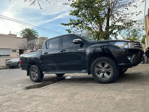 Toyota Hilux 2.8 4x2 SRV Pack TDi DC usado (2017) color Negro precio u$s24.000