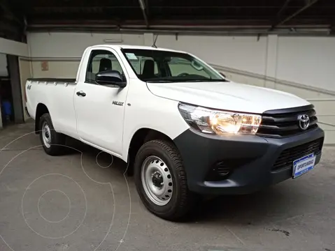 Toyota Hilux 4X4 Cabina Simple DX 2.4 TDi usado (2022) color Blanco precio $39.000.000