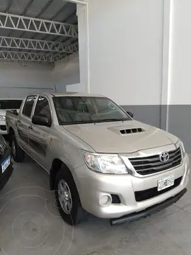 Toyota Hilux 2.5 4x2 DX Pack DC usado (2013) color Beige precio $23.500.000