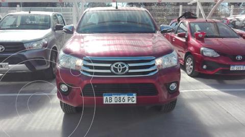 foto Toyota Hilux 2.8 4x2 SRV Pack TDi DC usado (2017) color Rojo precio $4.070.000