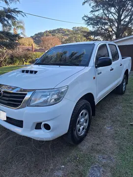 Toyota Hilux 2.5 4x2 DX Pack DC usado (2013) color Blanco precio $23.500.000