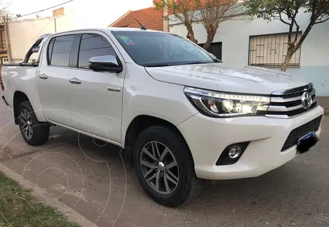 Toyota Hilux 2.8 4x2 SRX TDi DC usado (2018) color Blanco precio $10.500.000