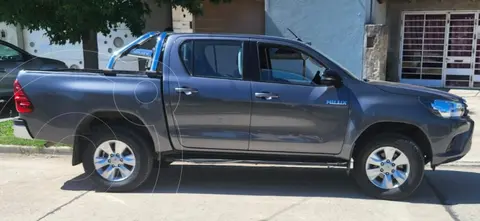 Toyota Hilux 2.4 4x2 SR TDi DC usado (2018) color Gris Oscuro precio $29.000.000