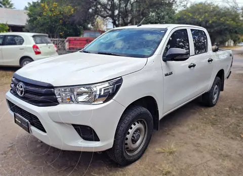 Toyota Hilux 2.4 4x4 DX TDi DC usado (2021) color Blanco precio $33.500.000