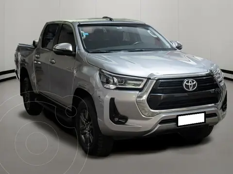 Toyota Hilux 4X4 Cabina Doble SRV 2.8 TDi Aut usado (2023) color Plata Metalico precio $56.900.000