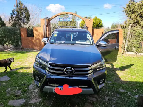 Toyota Hilux 2.8 4x4 SRV TDi DC Aut usado (2017) color Gris precio $38.000.000