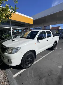 Toyota Hilux 2.5 4x4 DX DC usado (2012) color Blanco precio u$s19.900