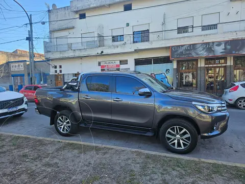 Toyota Hilux 2.8 4x2 SRX TDi DC Aut usado (2018) color Gris Oscuro precio u$s26.500