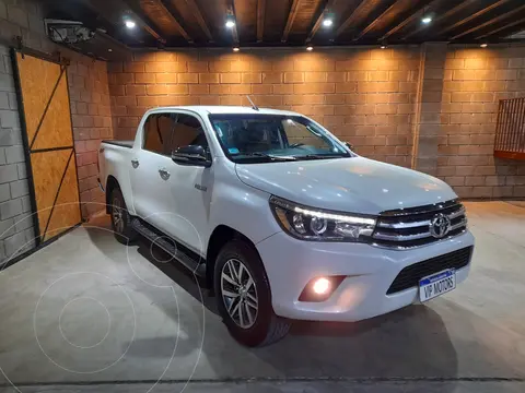 foto Toyota Hilux 2.8 4x4 SRX TDi DC Aut usado (2016) color Blanco precio $38.000.000