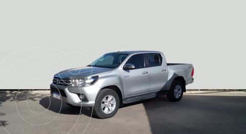 foto Toyota Hilux 2.8 4x4 SRV TDi DC usado (2017) color Gris Claro precio $3.100.000