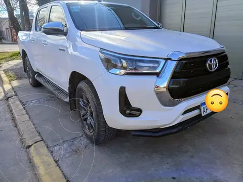 Toyota Hilux 2.8 4x4 SRV TDi DC Aut usado (2021) color Blanco precio $47.000.000