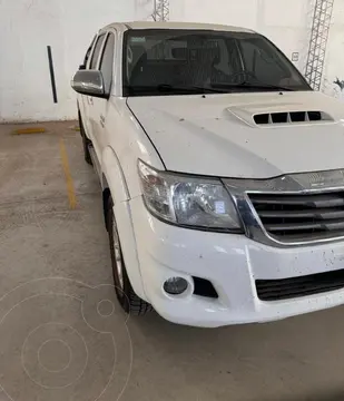 Toyota Hilux 3.0 4x4 SRV 5 TDi DC Cuero Aut usado (2013) color Blanco precio $29.500.000