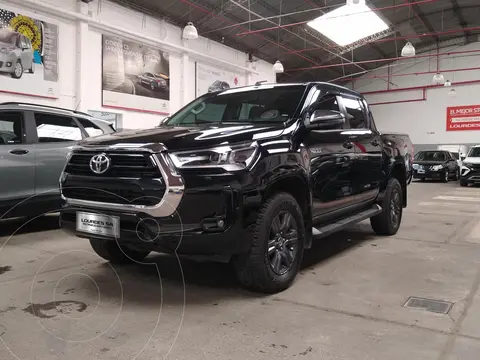 Toyota Hilux 4X2 Cabina Doble SRV 2.8 TDi Aut usado (2023) color Negro precio $43.800.000