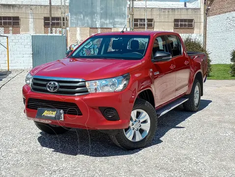 Toyota Hilux 2.8 4x4 SR TDi DC usado (2018) color Rojo financiado en cuotas(anticipo $20.000.000)